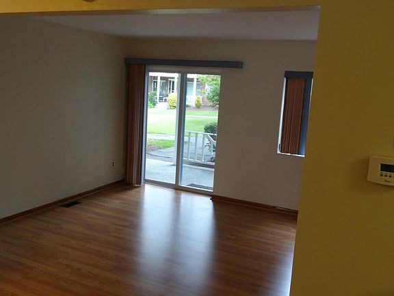 4th image of 39 Bayberry Dr