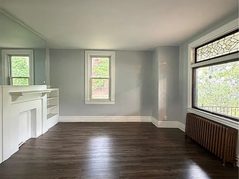 11 Maplewood Ave — Photo 7