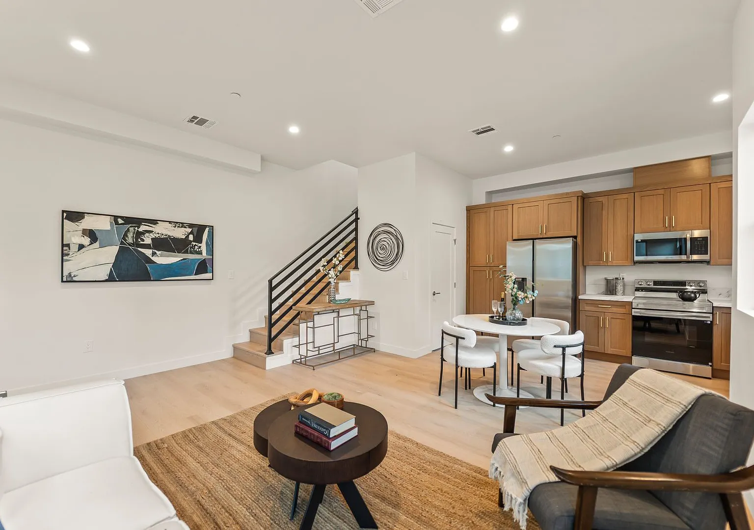 19025 Bassett Street — Photo 2