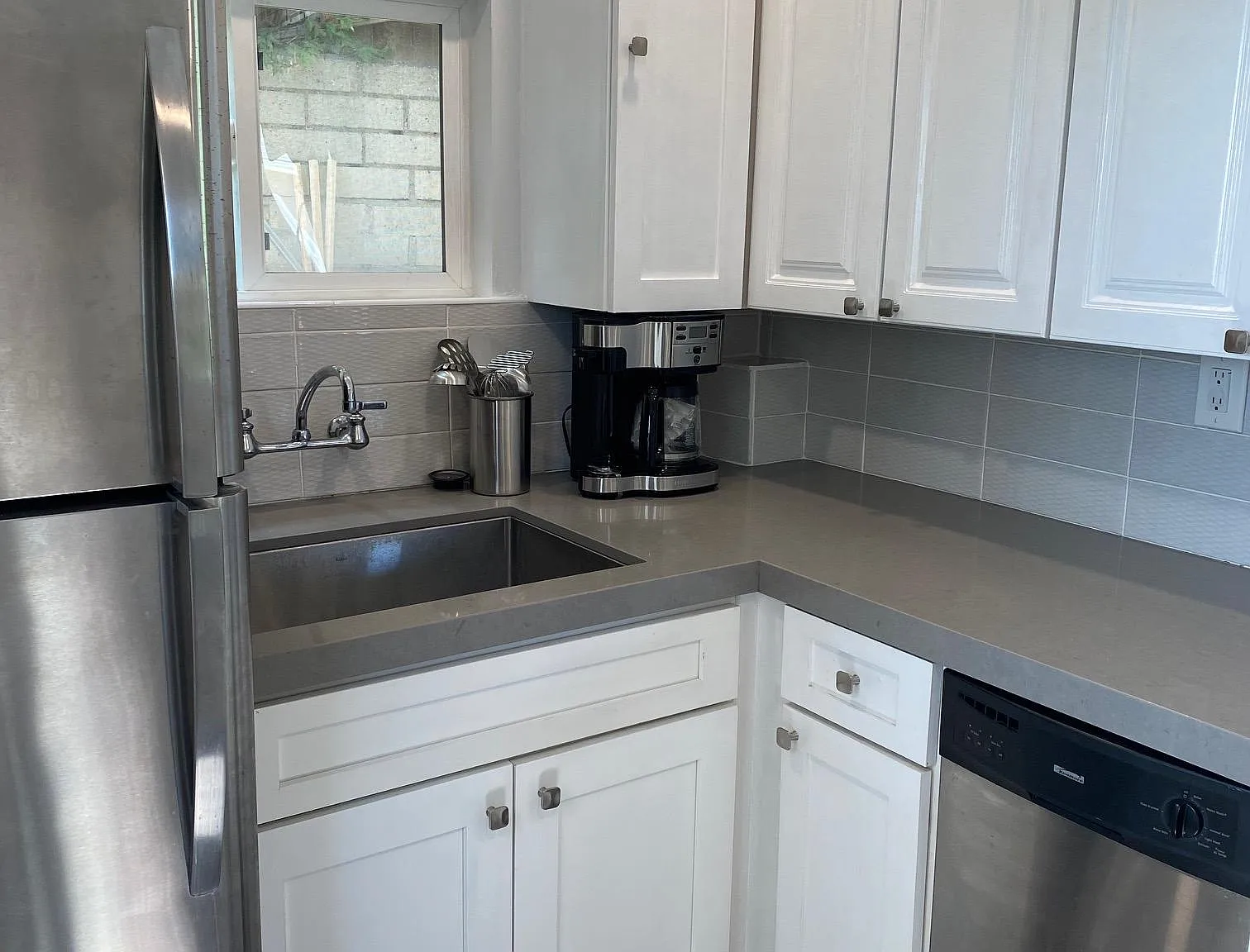 Studio, 220 sqft, $2,900 — Photo 4