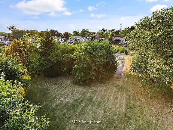 4th image of 8521 W Interlochen Ct