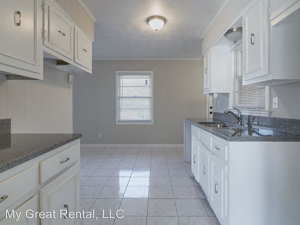 1st image of 1386 Randall Dr