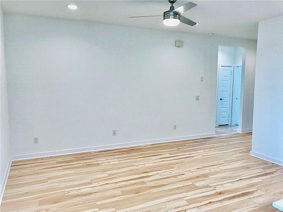 4th image of 293 Tequilana Pass
