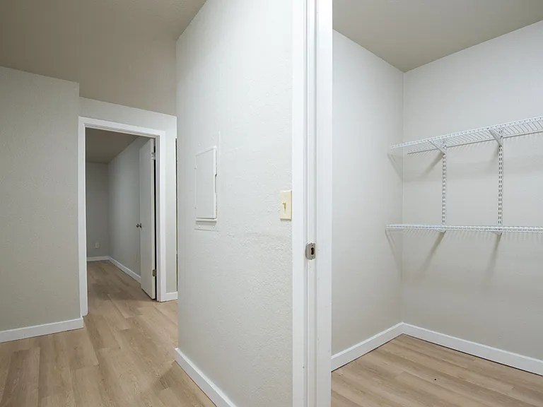 Westmont Apartments — Photo 9