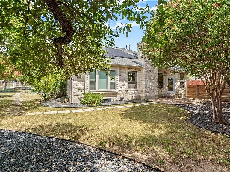 5301 Deerwood Ln — Photo 28