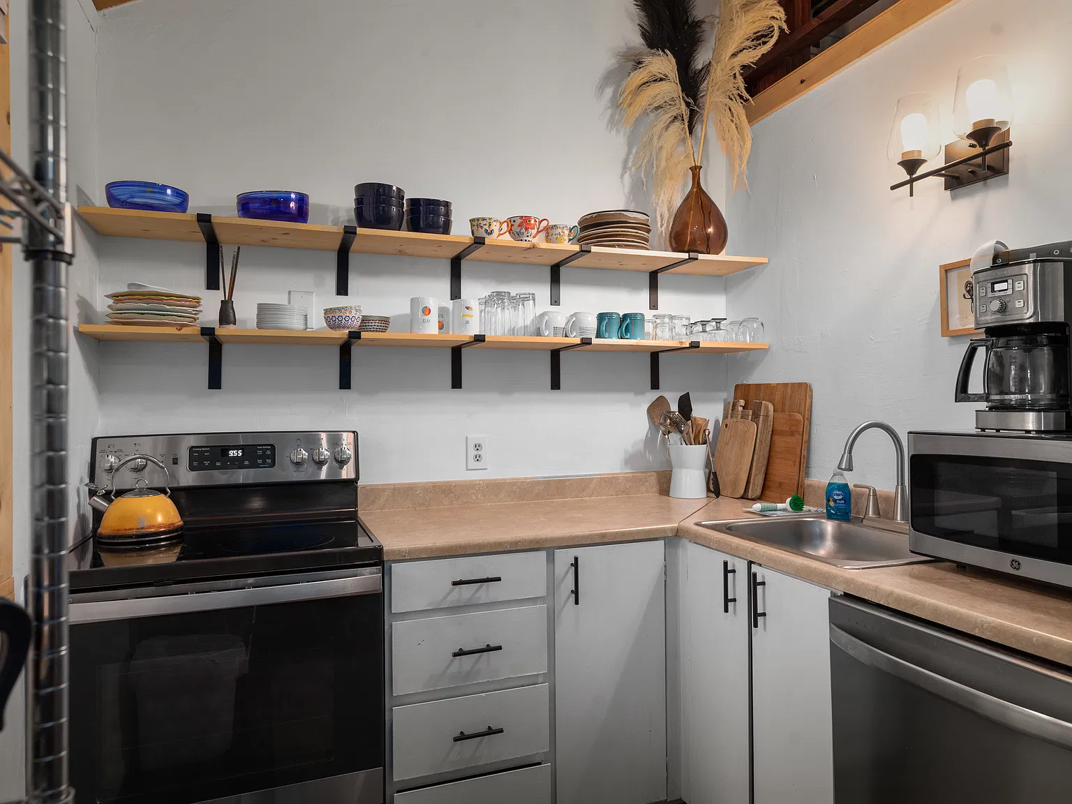 1 bed, 700 sqft, $1,800 — Photo 2