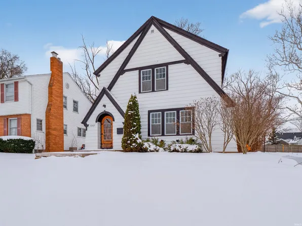 1701 Fairhill Rd, Fort Wayne, IN 46808