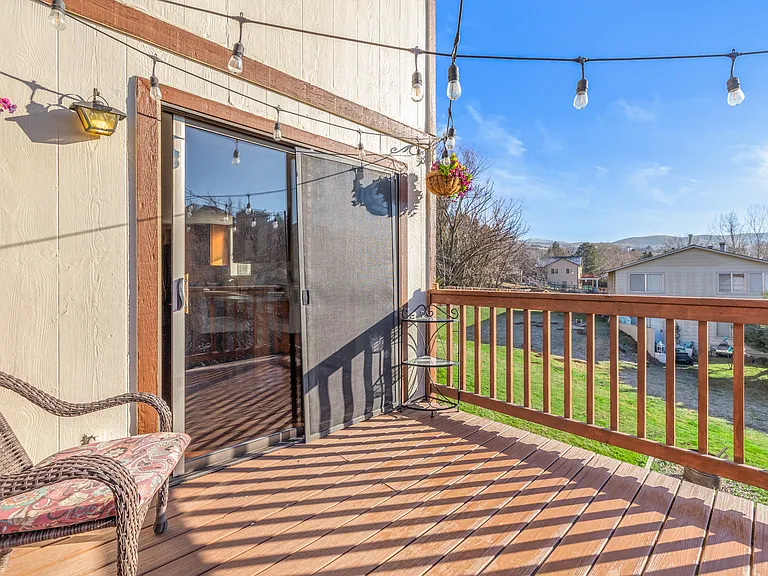 2228 E Roanoke Dr — Photo 22