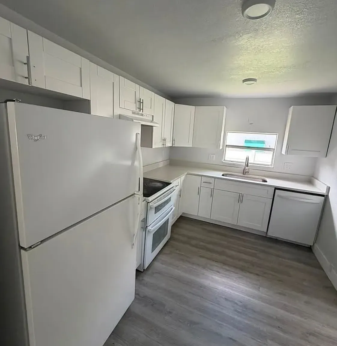 3 bed, 982 sqft, $2,000 — Photo 4