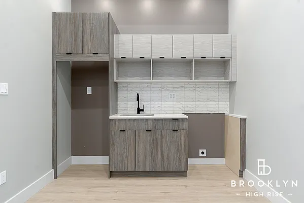 Rented by Brooklyn High Rise LLC | media 2