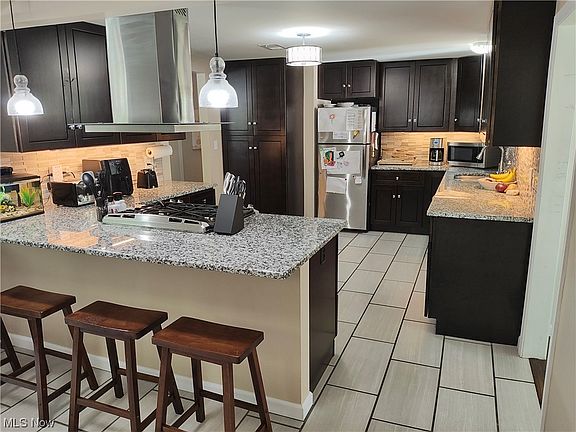 2nd image of 3783 Saint Nicholas Dr