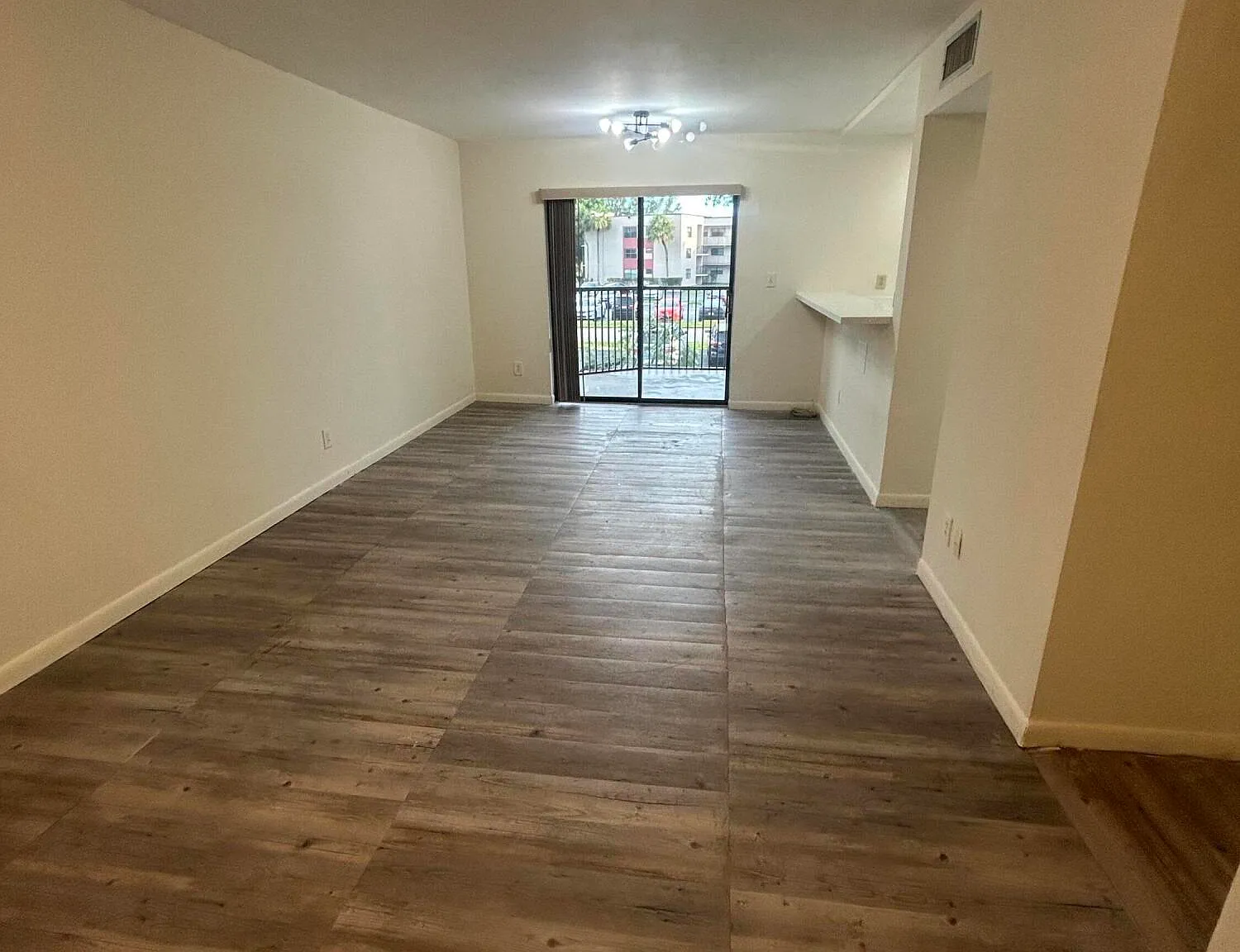 1 bed, 1.5 bath, 770 sqft, $1,900 — Photo 4