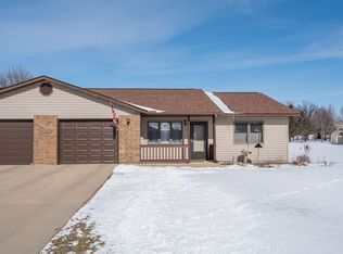 312 Lilac Ct, Waseca, MN 56093
