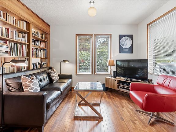 4th image of 1420 Smithdale Rd
