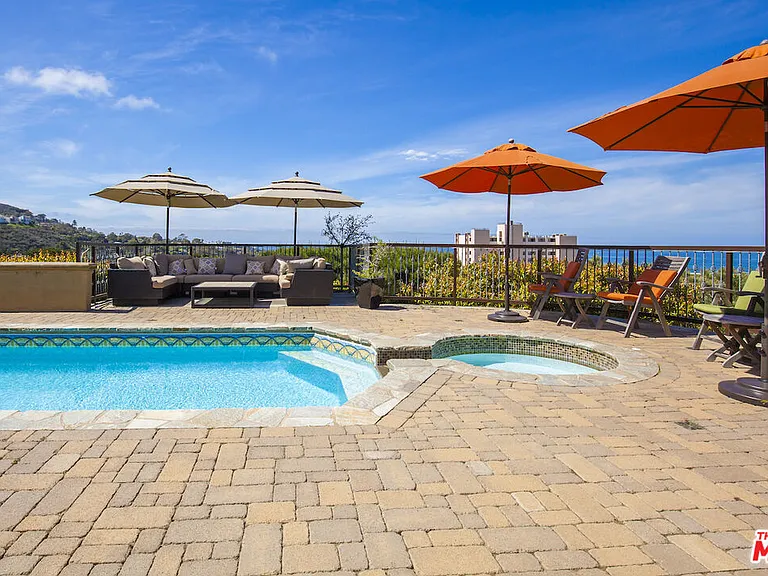2624 Costebelle Dr — Photo 41