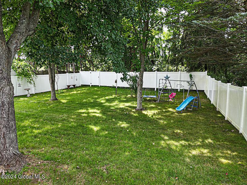 3rd image of 218 Sherman Avenue