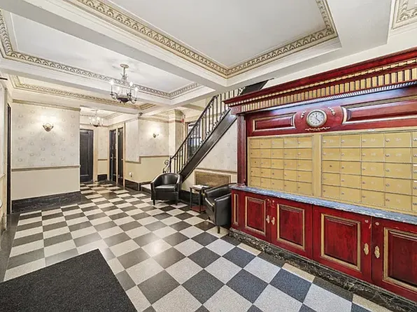 142 East 49th Street image 5 of 7