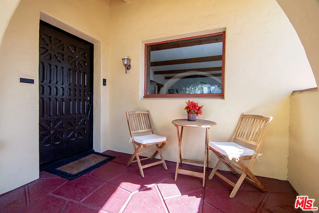 3 bed, 2.0 bath, 2526 sqft, $6,500 — Photo 4