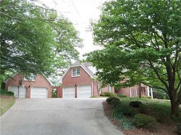 665 Willow Knoll Dr SE, Marietta, GA 30067