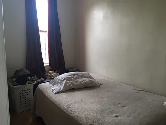 Rented by Premier Metro Realty Corp | media 33