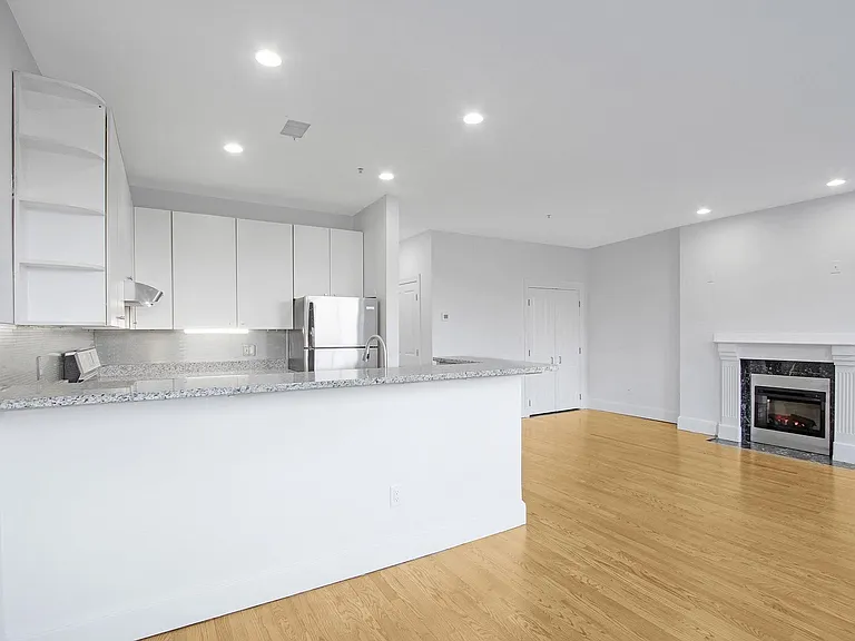 140 Boylston St #5 — Photo 13