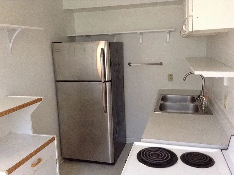 1006 Broadway St — Photo 52