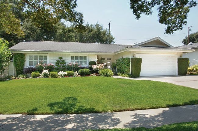 1st image of 317 Circle Oak Dr