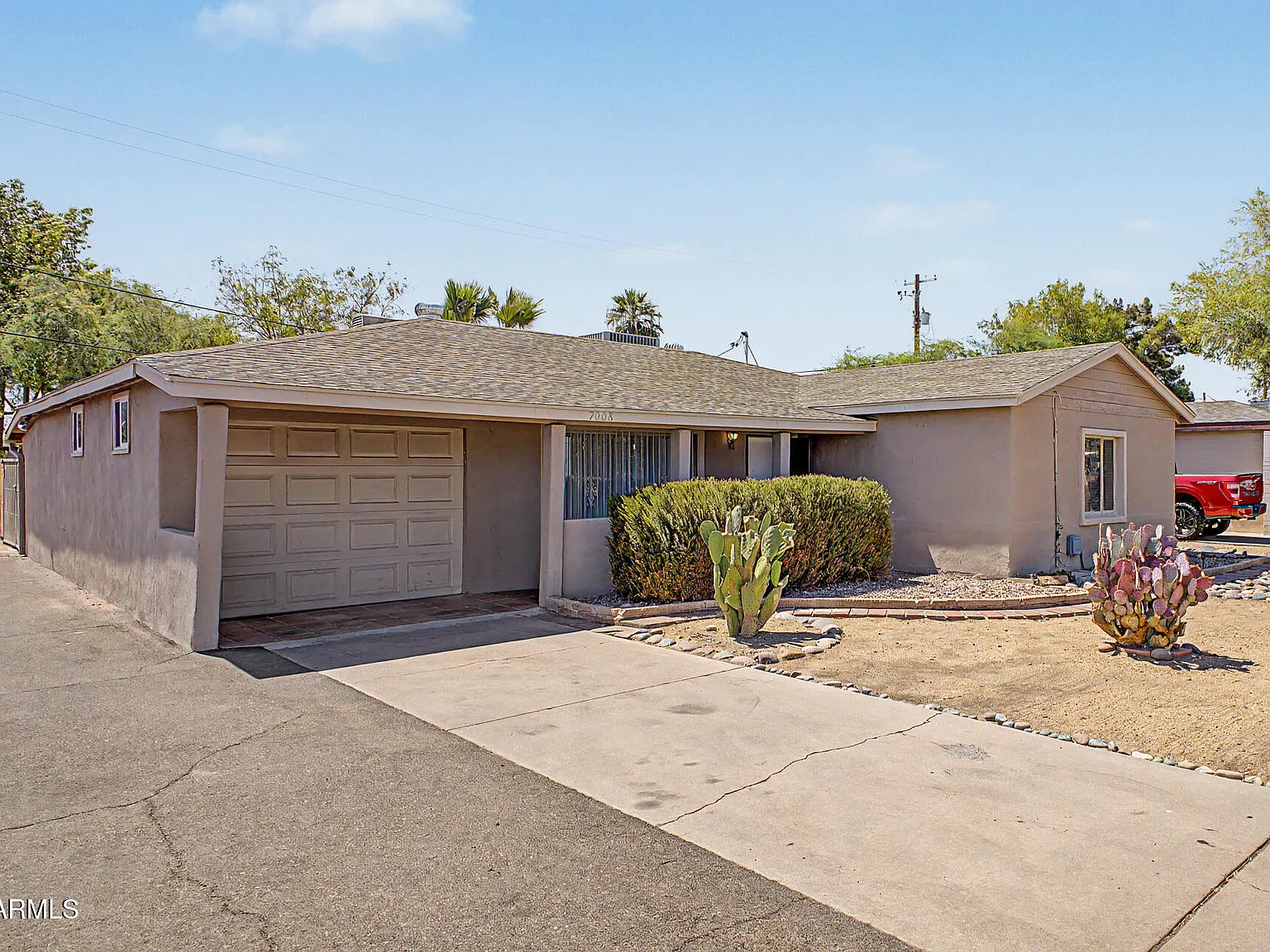 3 bed, 2.0 bath, 1589 sqft, $2,100 — Photo 2