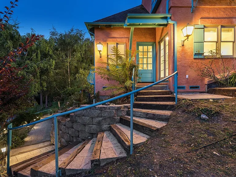 498 Copeland St — Photo 20