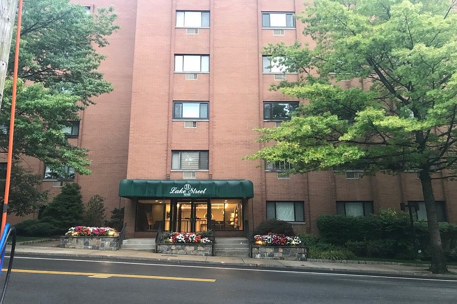 1st image of 21 Lake St APT 2B