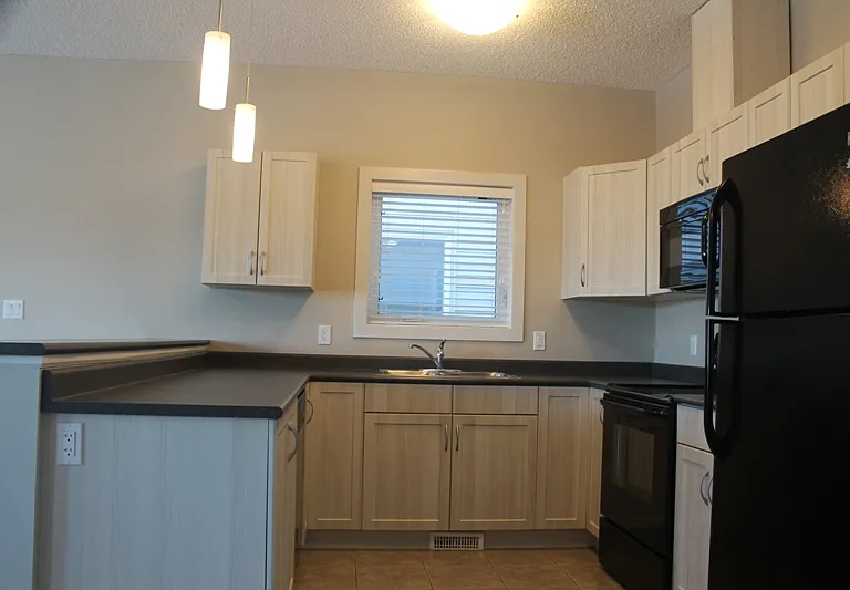 3940 Claxton Loop SW #A — Photo 4