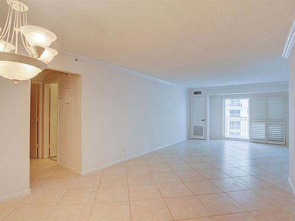 5th image of 3301 S Ocean Boulevard #506