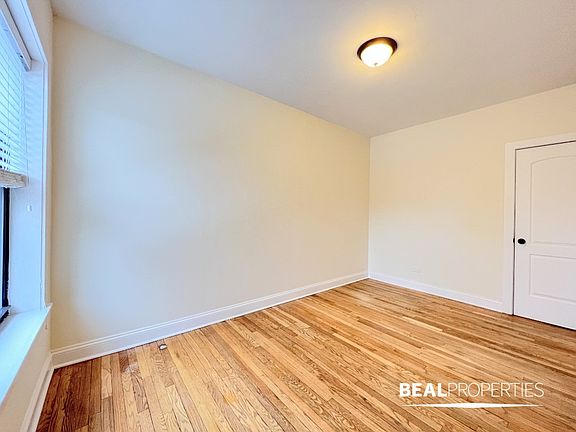 5th image of 4036.5 N Ashland Ave #4036X-N2