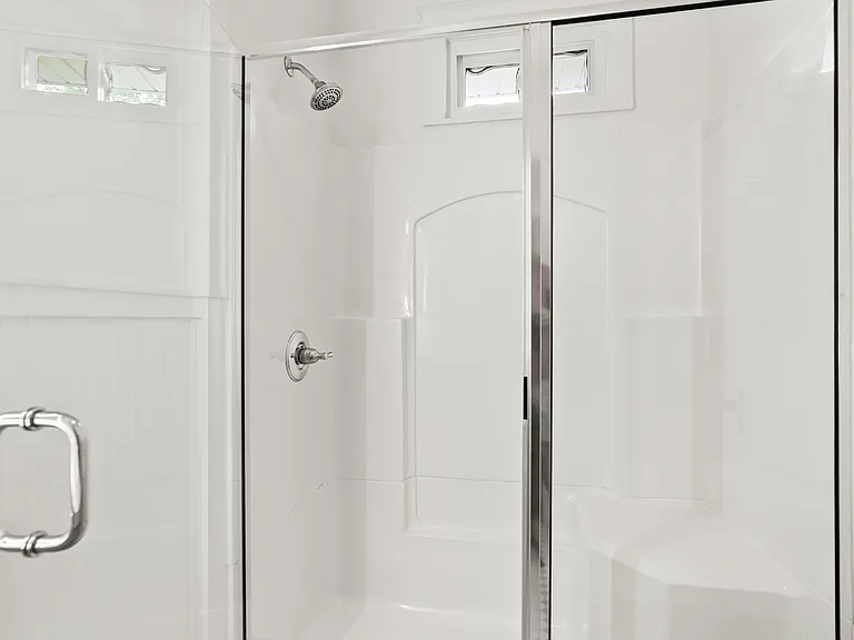 4905 Lee Ave — Photo 11