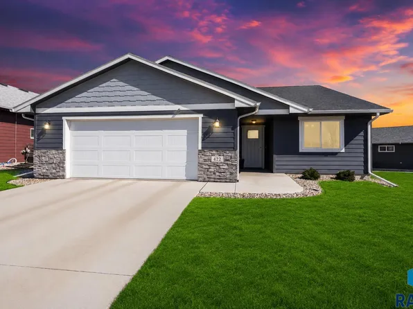 422 Thelma Ave, Harrisburg, SD 57032
