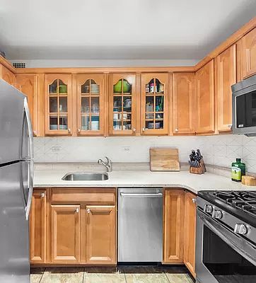 4th image of 145 E 15th St APT 11H