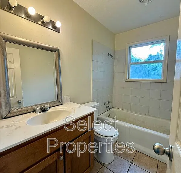 2310 Fairfield Dr — Photo 9