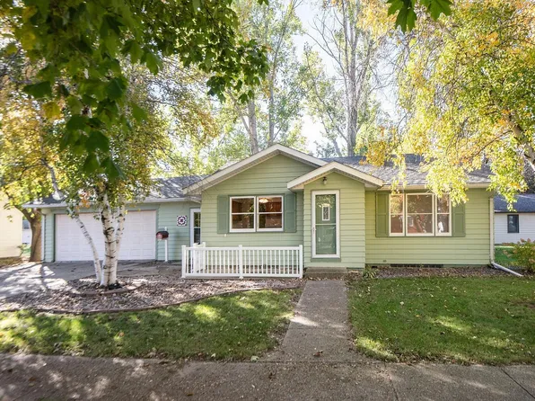 416 5th St NW, Orange City, IA 51041