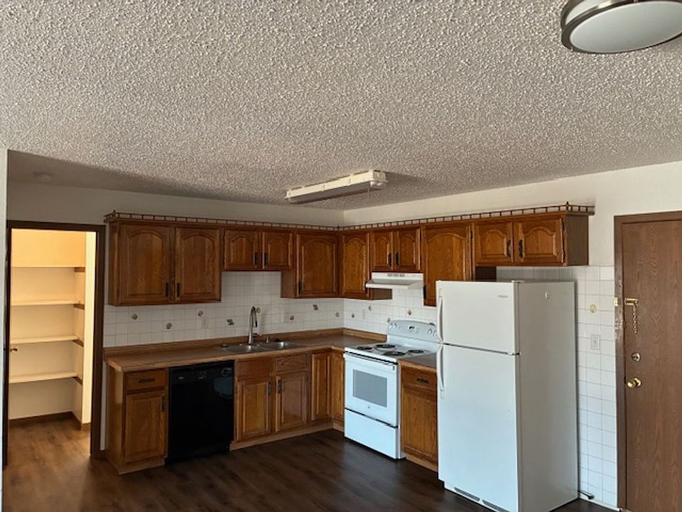 2nd image of 1720 N Grandview Ln APT 307