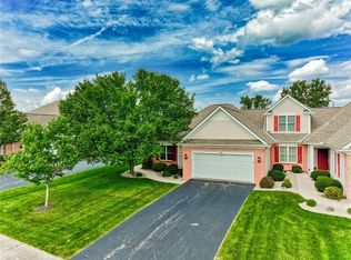 18 Ashbrook Cir, Webster, NY 14580