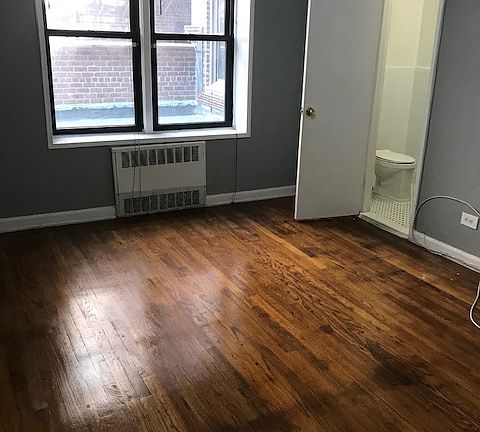 3rd image of 180 E 17th St #108