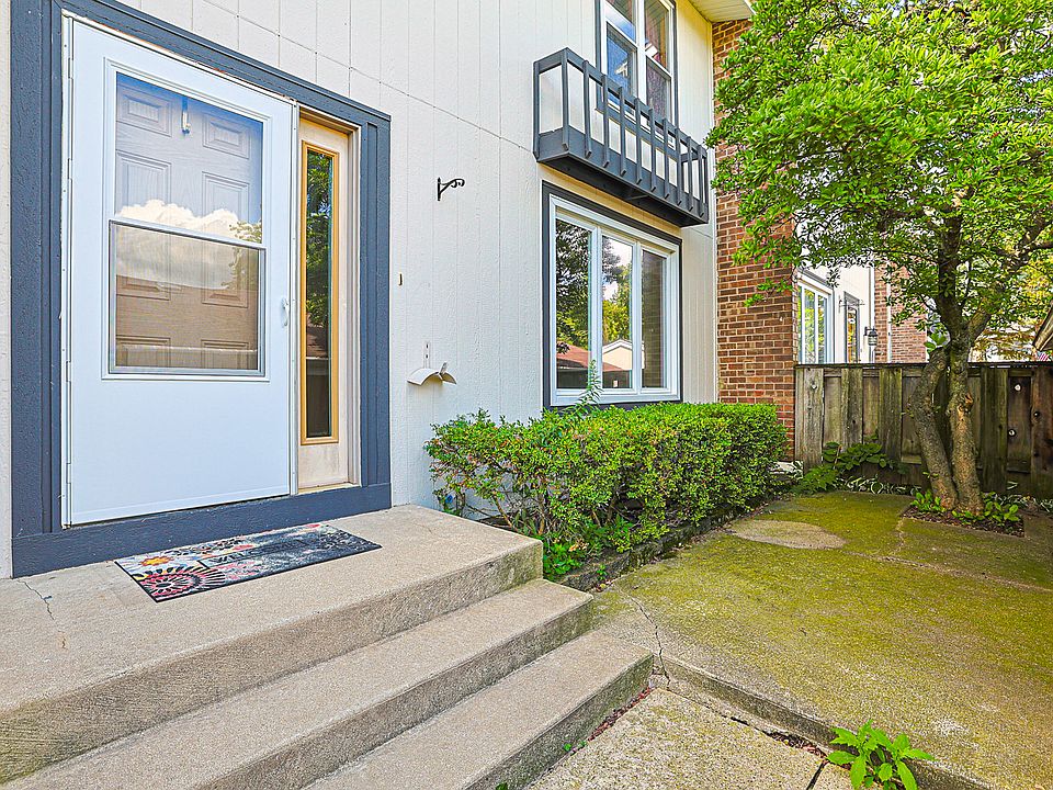 2nd image of 222 Pinewood Ln