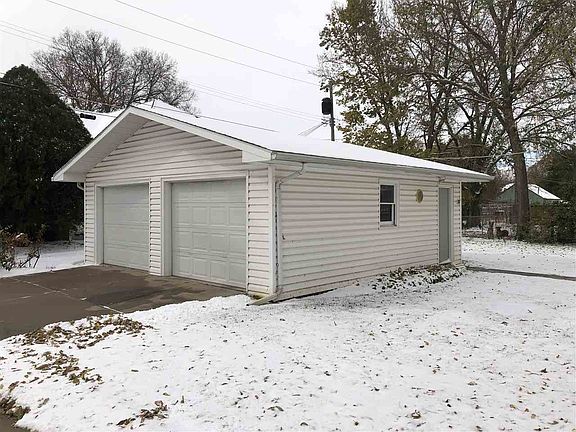 4th image of 304 W 2nd St