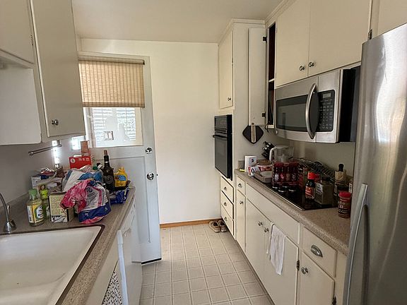 4th image of 181 Brook Knoll Dr