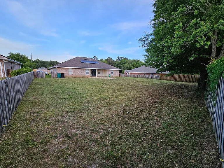 2202 Hagood Loop — Photo 16
