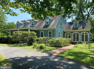 4507 Clermont Pl, Garrett Park, MD 20896