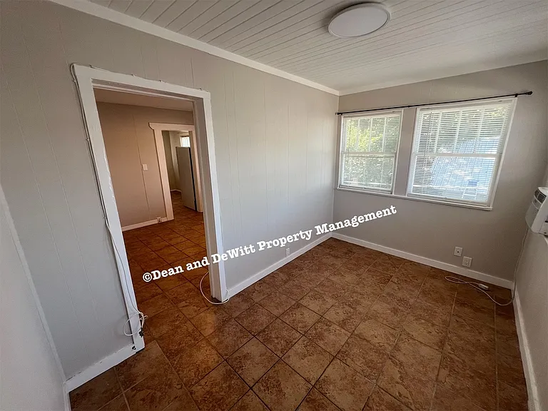 1009 Turner St #3 — Photo 3