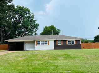 1051 Richland Dr, Memphis, TN 38116