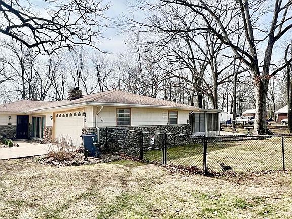 3rd image of 301 Fawn Rd