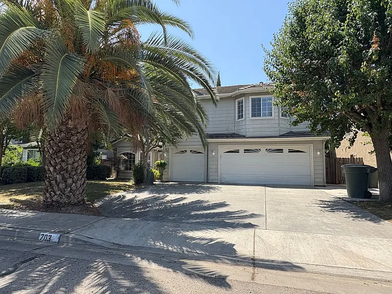 703 W Russell Ave — Photo 43